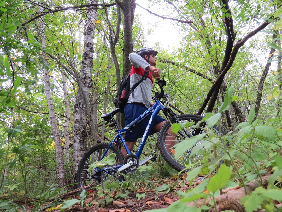 Photo Mountain biking